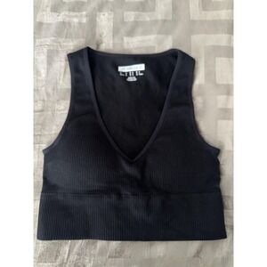 Forever 21 Tank Top Womens Medium Black Ribbed Seamless V Neck Crop Stretch